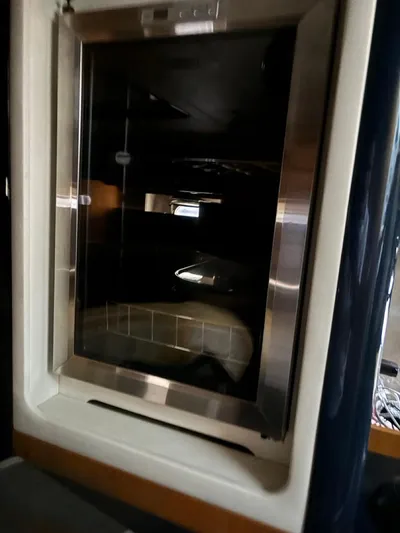  Yacht Photos Pics Interior view of a 1998 Cantieri di Sarnico MAXIM 55 SPECIAL yacht.