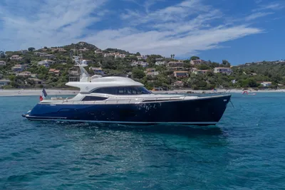 2005 Mochi Craft 74' Dolphin