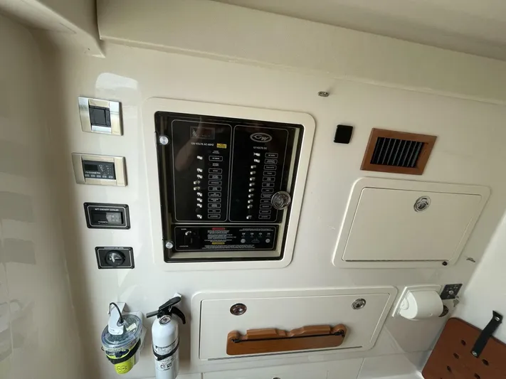  Yacht Photos Pics 2023 Grady-white 336 Canyon - Image 42