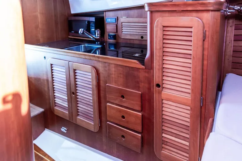 Bella Vita Yacht Photos Pics 