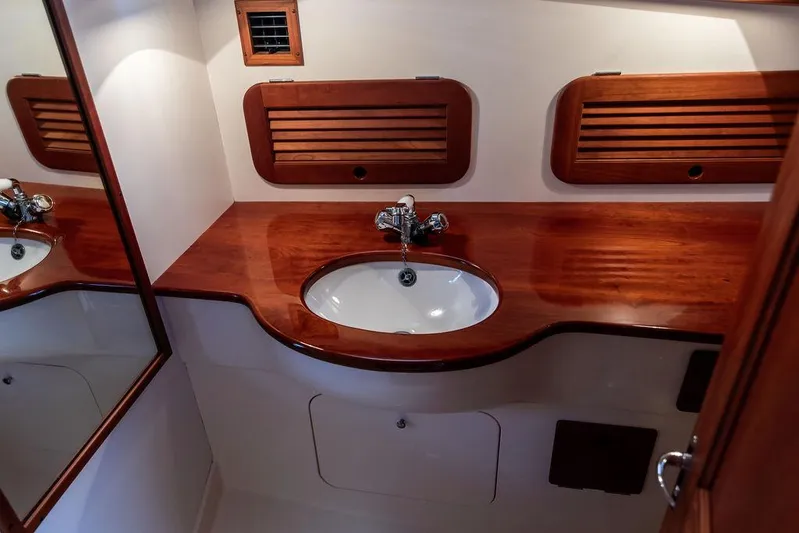 Bella Vita Yacht Photos Pics 