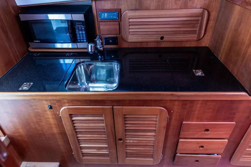 Bella Vita Yacht Photos Pics 