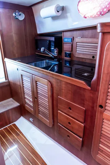 Bella Vita Yacht Photos Pics 