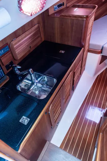 Bella Vita Yacht Photos Pics 