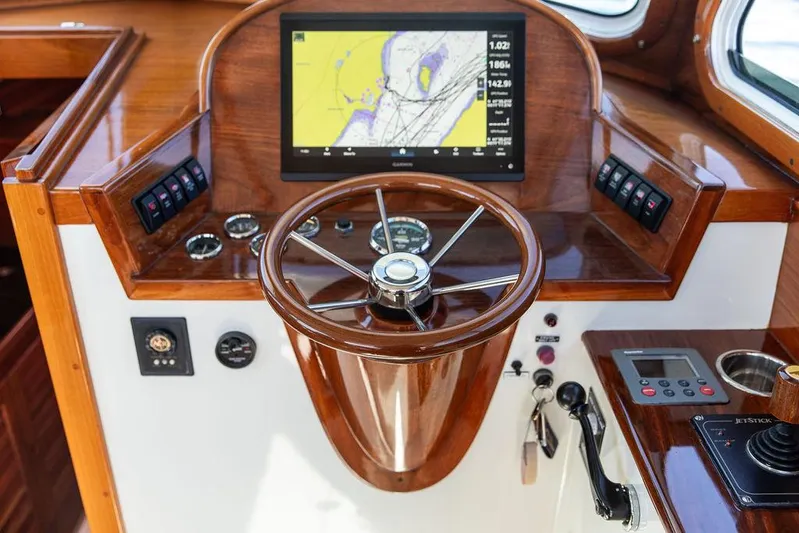 Bella Vita Yacht Photos Pics 