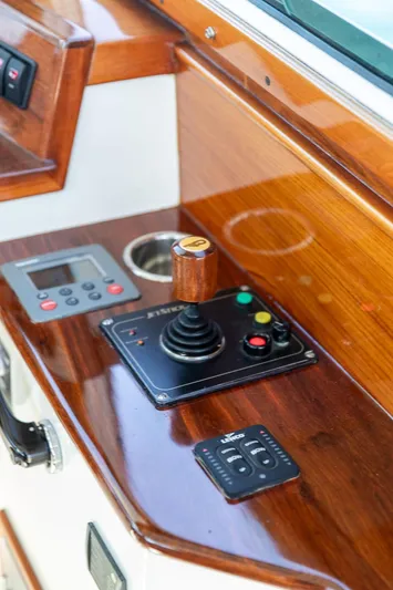 Bella Vita Yacht Photos Pics 