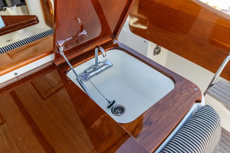 Bella Vita Yacht Photos Pics 