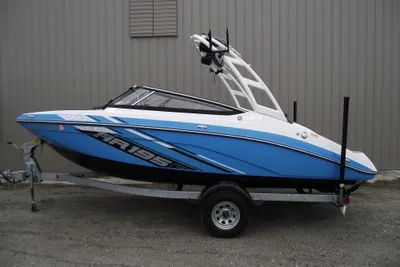 Yamaha Boats AR195