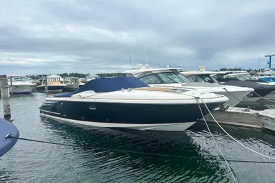 Chris-Craft Corsair 33