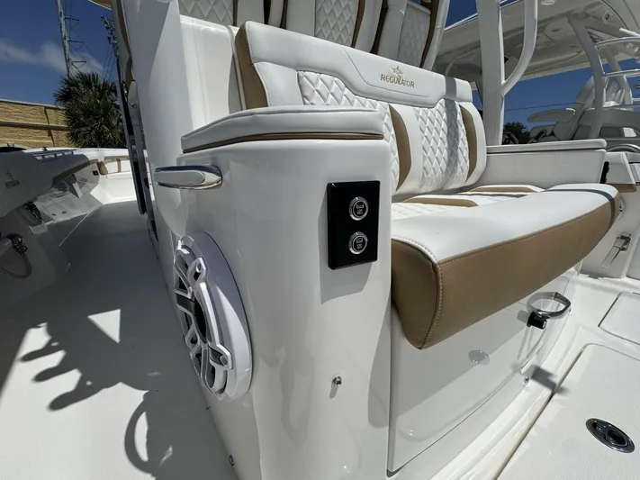  Yacht Photos Pics Luxury seating on 2025 Regulator 35cc boat, featuring premium upholstery and modern design.