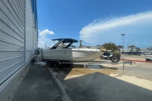 2024 Sea Ray SDX 270 Outboard