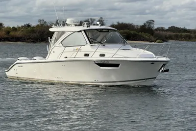 2017 Pursuit OS 325 Offshore
