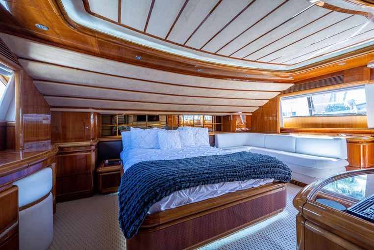 2003-94-ferretti-yachts-94