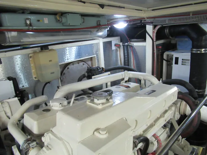 C'est La Vie Yacht Photos Pics 