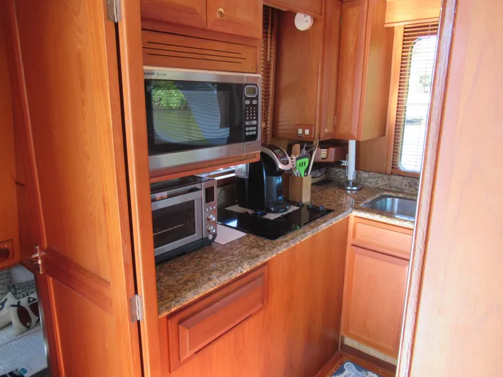 C'est La Vie Yacht Photos Pics 