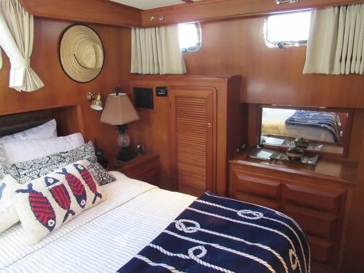 C'est La Vie Yacht Photos Pics 