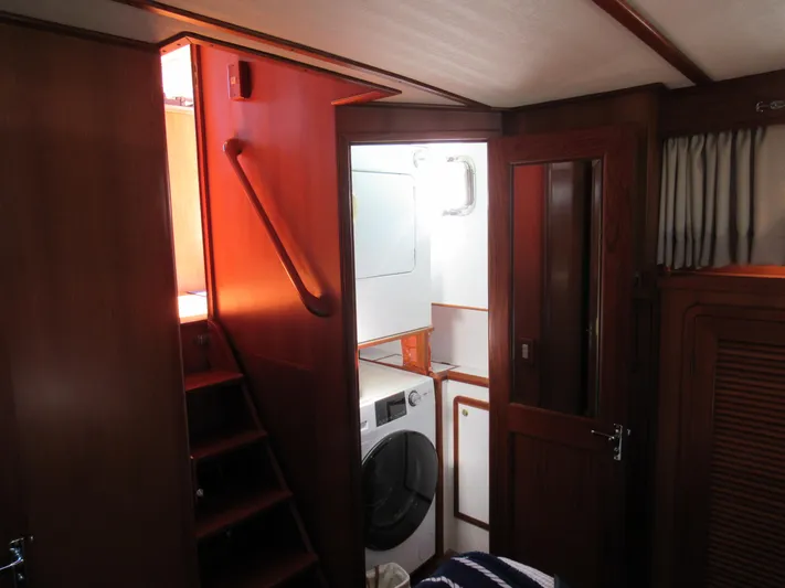 C'est La Vie Yacht Photos Pics 