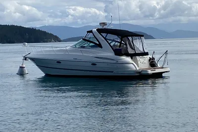 Cruisers Yachts 340 Express