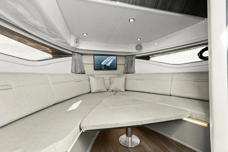 Liquid Asset Yacht Photos Pics 2022 Sea Ray 32 Dancer Forward Cabin