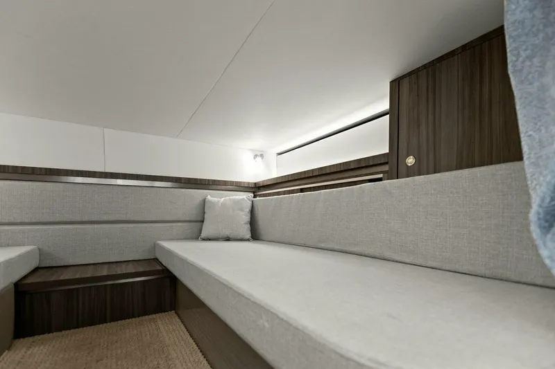 Liquid Asset Yacht Photos Pics 2022 Sea Ray 32 Dancer Forward Cabin