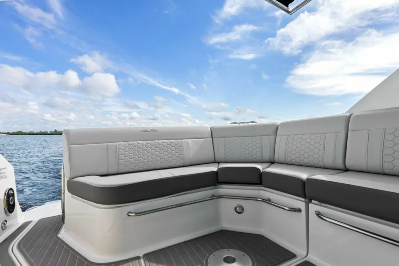 Liquid Asset Yacht Photos Pics 2022 Sea Ray 32 Dancer