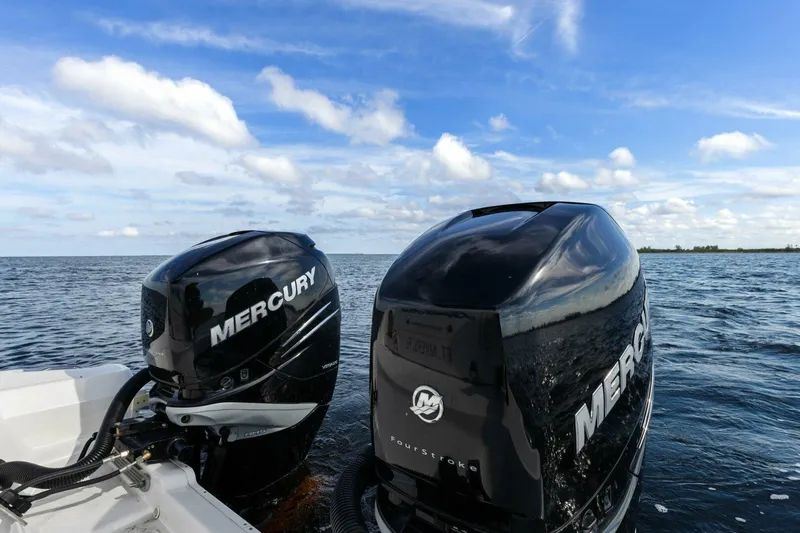 Liquid Asset Yacht Photos Pics 2022 Sea Ray 32 Dancer Engines