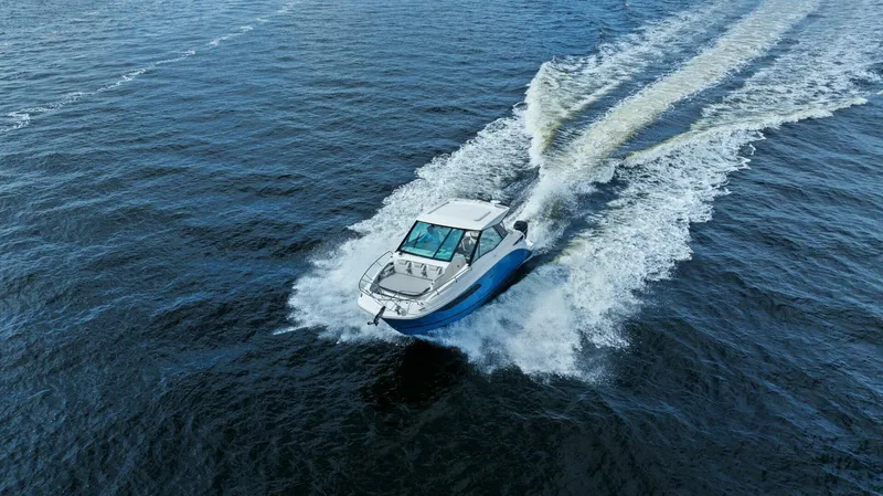 Liquid Asset Yacht Photos Pics 2022 Sea Ray 32 Dancer