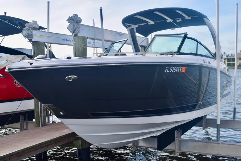  Yacht Photos Pics 2025 Monterey 275SS Super Sport boat docked at marina, side view.