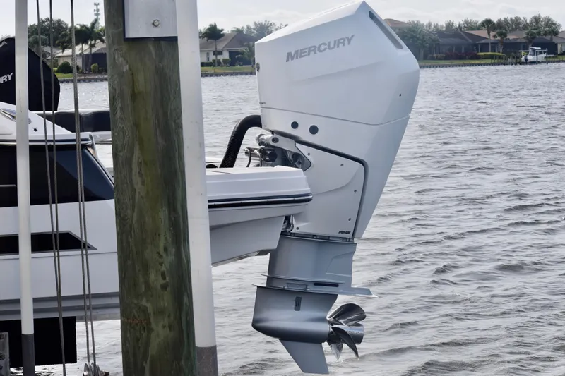  Yacht Photos Pics 2025 Monterey 275SS Super Sport with Mercury outboard engine on water.