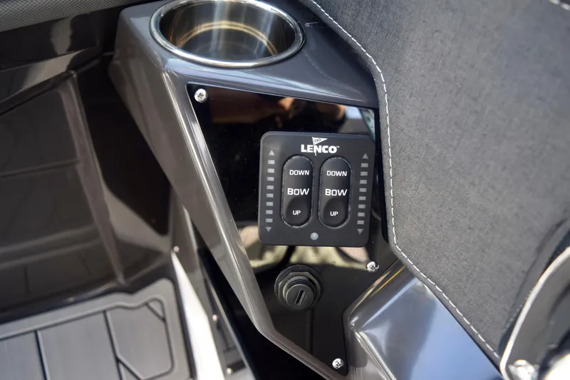  Yacht Photos Pics Control panel of 2025 Monterey 275SS Super Sport boat with cup holder.