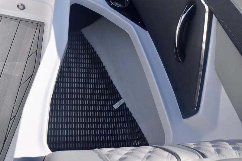  Yacht Photos Pics 2025 Monterey 275SS Super Sport interior with sleek design and modern finishes.