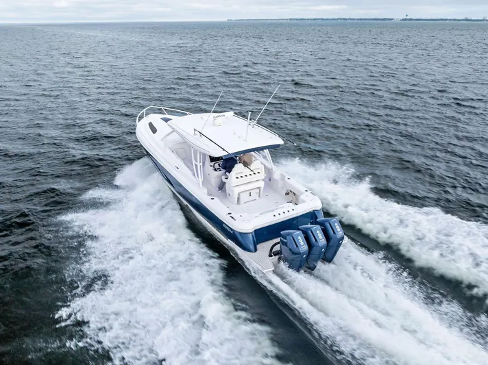 No Name Yacht Photos Pics 2023 Intrepid 41 Valor-