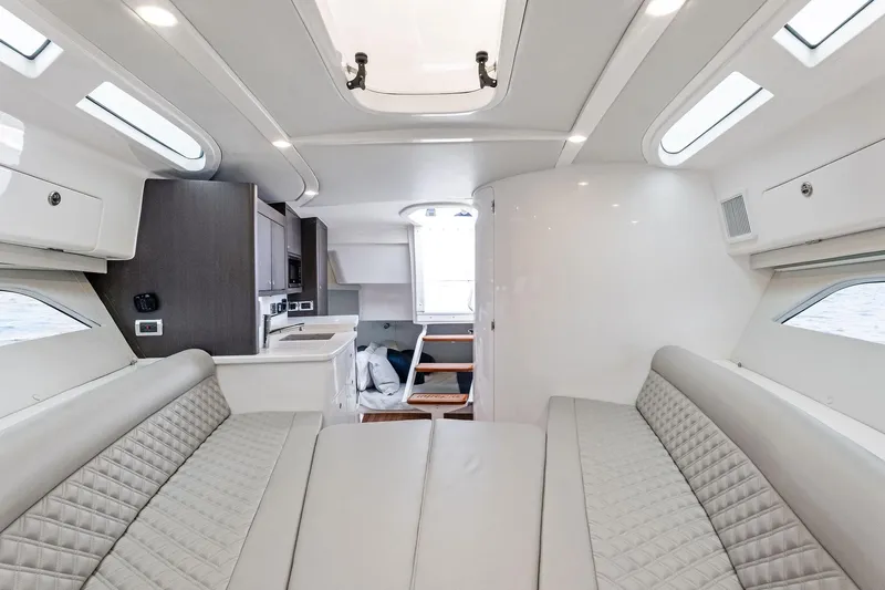 No Name Yacht Photos Pics 2023 Intrepid 41 Valor- Cabin