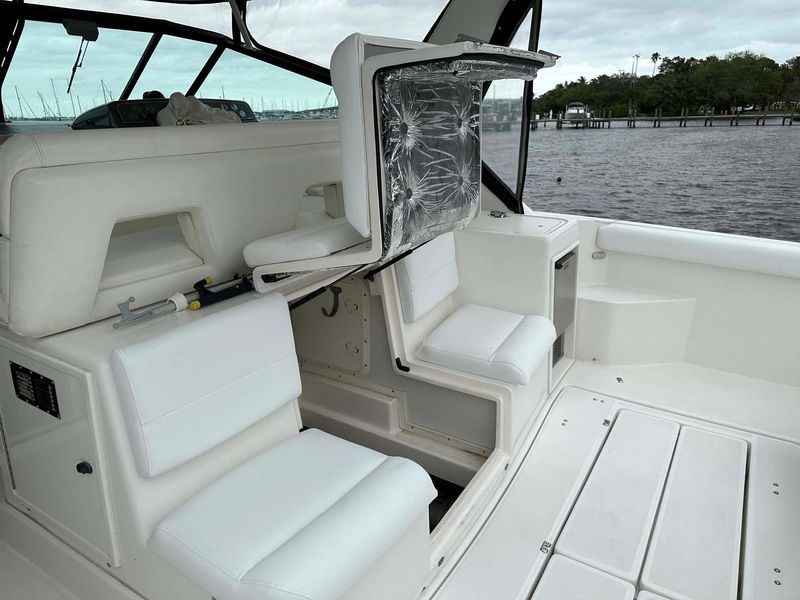 2001 Tiara Yachts 4000 Express