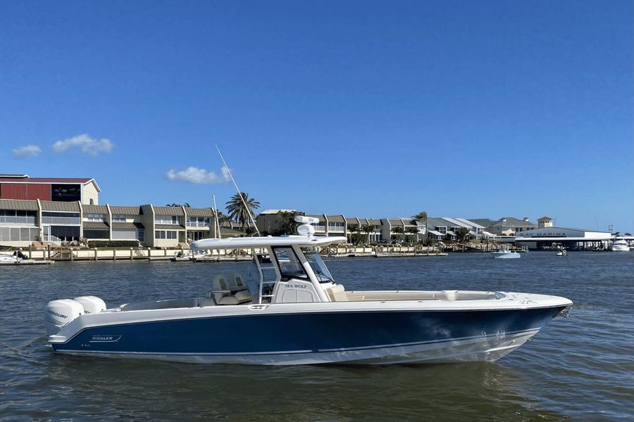 2017 Boston Whaler 330 Outrage