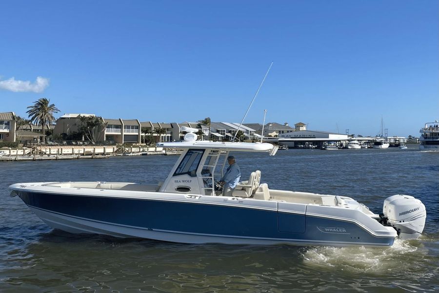 2017 Boston Whaler 330 Outrage