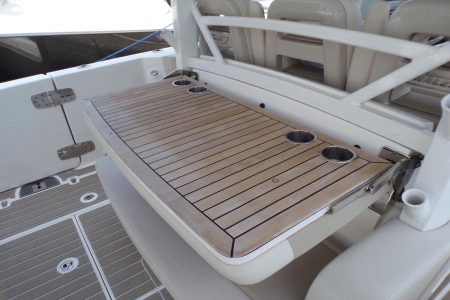 2019 Boston Whaler 380 Outrage
