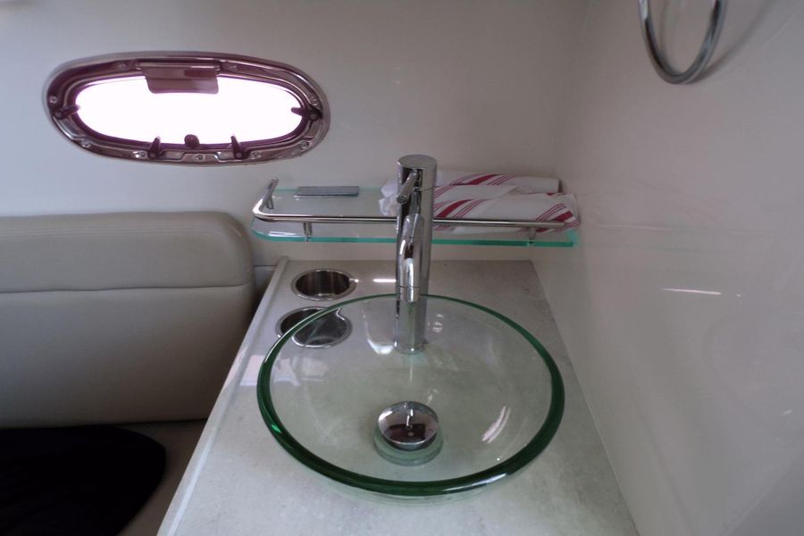 2019 Boston Whaler 380 Outrage