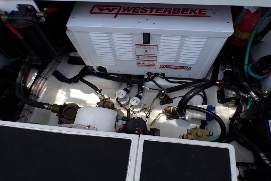 2019 Boston Whaler 380 Outrage
