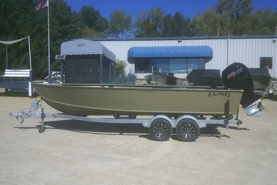 Lund 2075 Alaskan Tiller