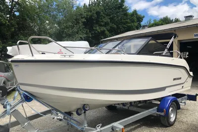2022 Quicksilver Activ 555 Bowrider