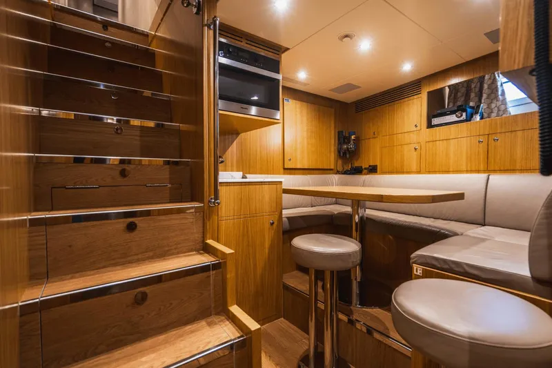 Abbentures III Yacht Photos Pics 