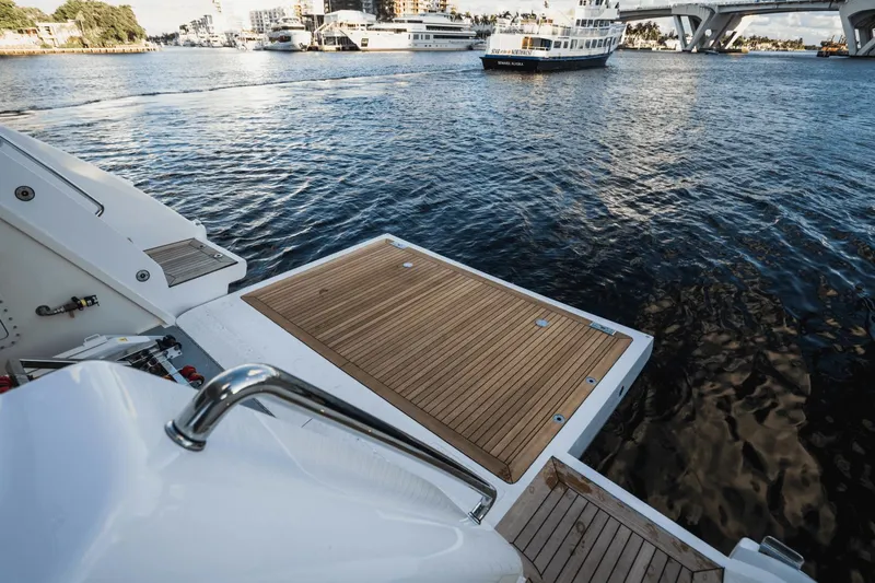 Abbentures III Yacht Photos Pics 