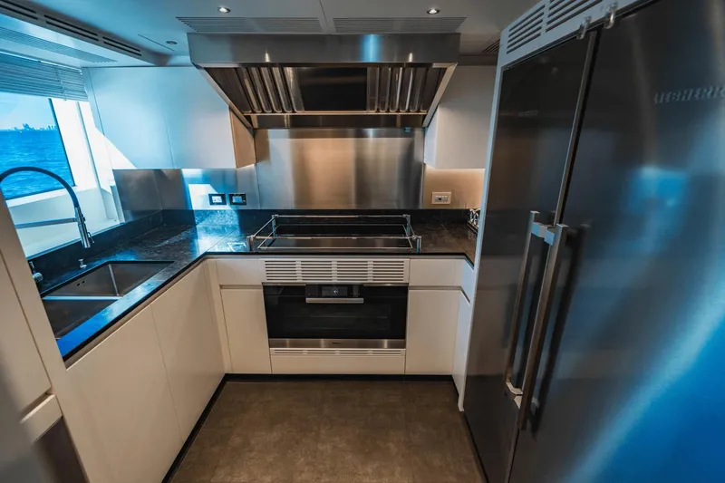 Abbentures III Yacht Photos Pics 