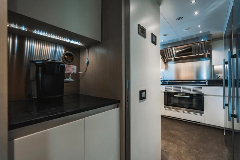 Abbentures III Yacht Photos Pics 