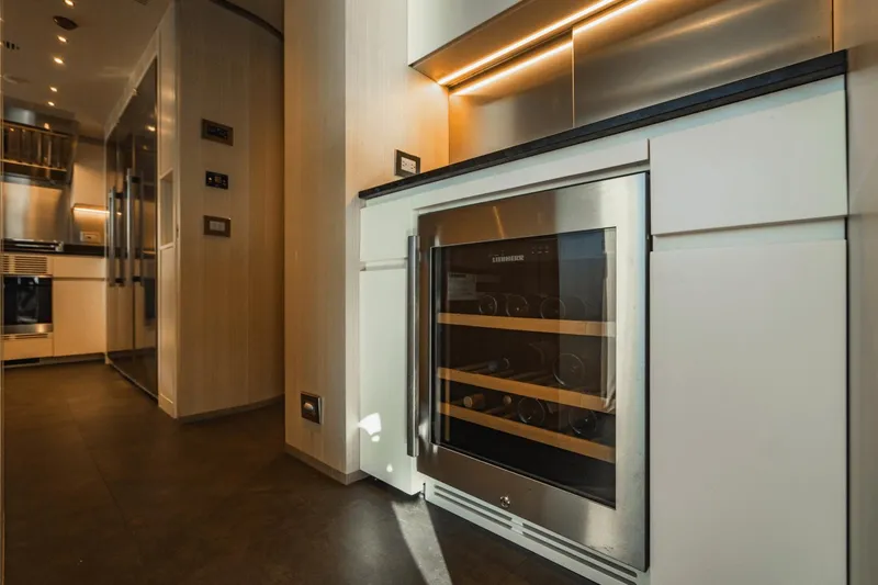 Abbentures III Yacht Photos Pics 