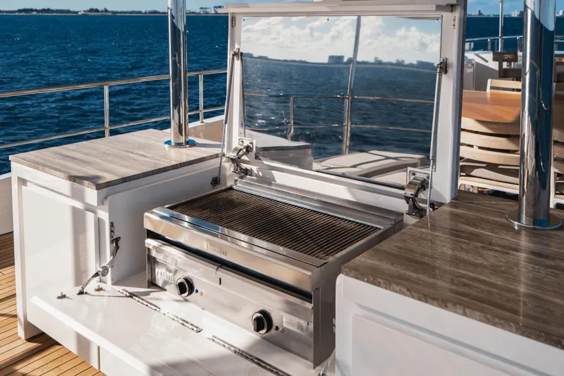 Abbentures III Yacht Photos Pics 