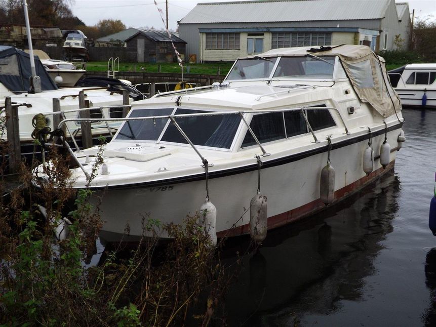 Birchwood 25 8m 1980 Norfolk Boats and Outboards