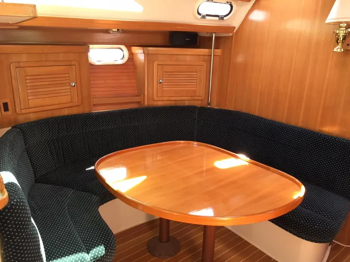 Wanderlust Yacht Photos Pics Port dinette