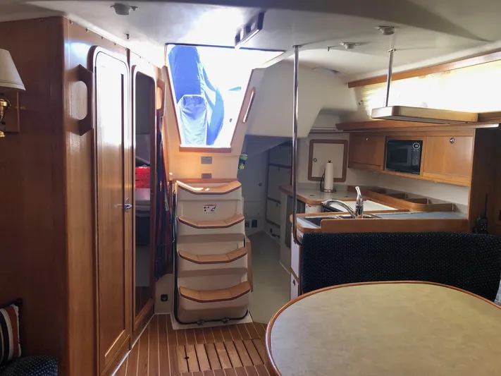 Wanderlust Yacht Photos Pics Looking aft to companionway